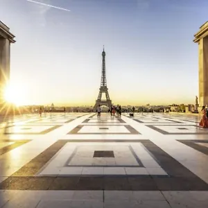 https://tour-eiffel-terrasse-vue-seine.fr-paris.fr
