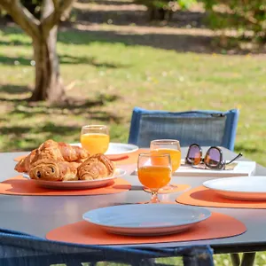  Appartamento Les 15 Pins & La -your Getaway Near Sea &