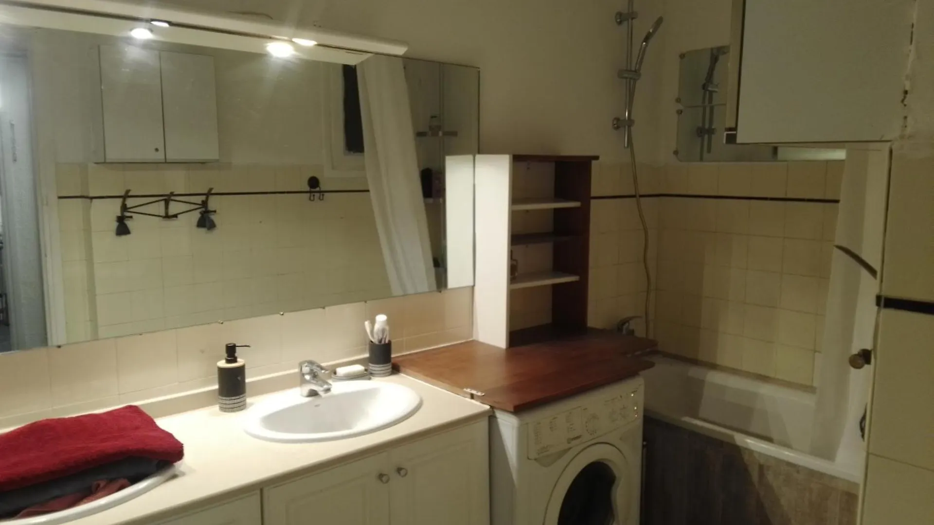 Appartement Chambre Prive à Antibes 0*,  France
